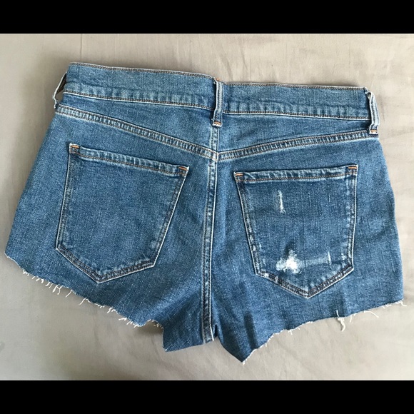 old navy shorts - Picture 2 of 2